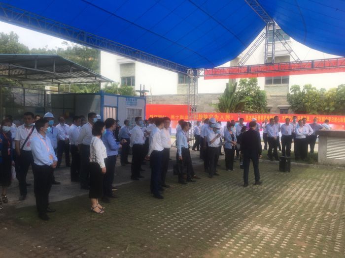 52视察现场。刘彩凤 摄.jpg