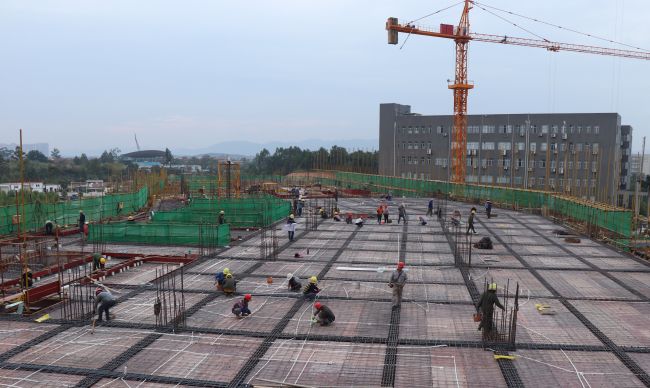 广西交通职业技术学院四塘校区项目赶工现。ńㄍ迹.jpg