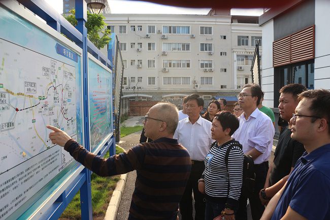 听取项目根基情况介绍（建图）.jpg