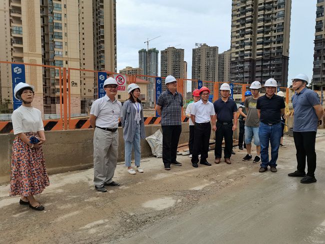调研现场。彭永彬 摄（建图）.jpg