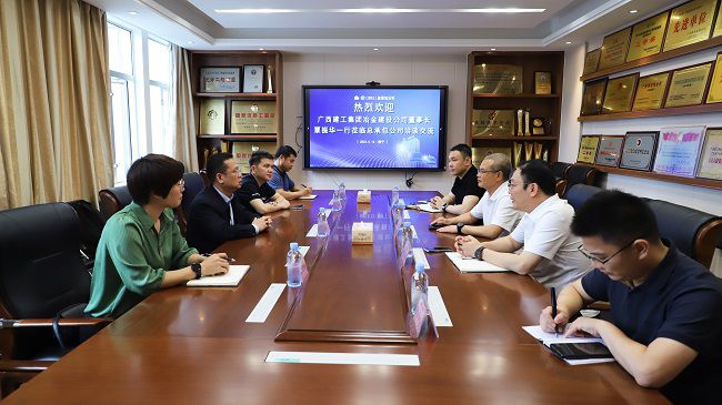 互换会现场。郑诗宝 摄（建）.jpg