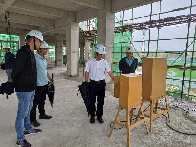 邓少新带队到广西工业职业技术学院项目查抄。龙兆开 摄（建图）.jpg