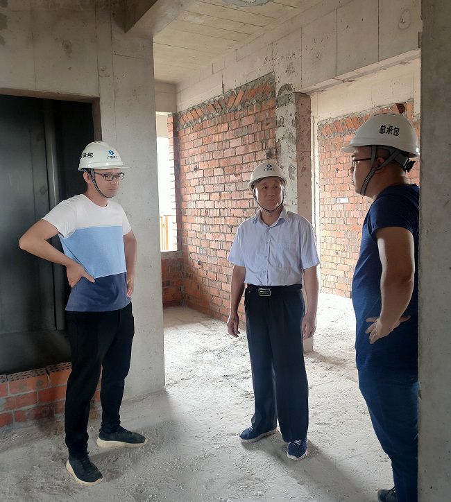 张强到竹塘路项目领导创优工作。胡江 摄（建图）.jpg