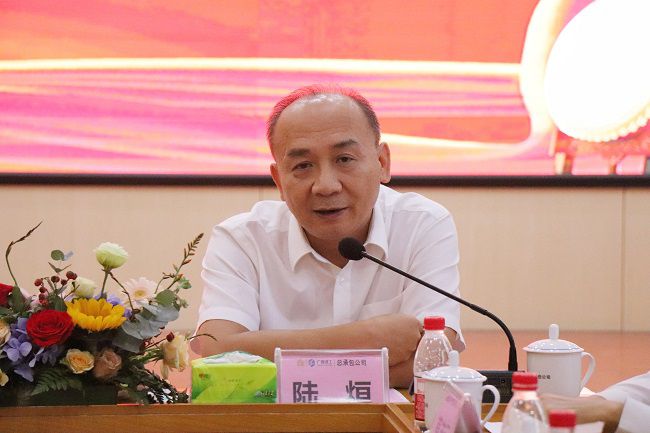陆烜下达工作批示。周煜川 摄（建图）.jpg