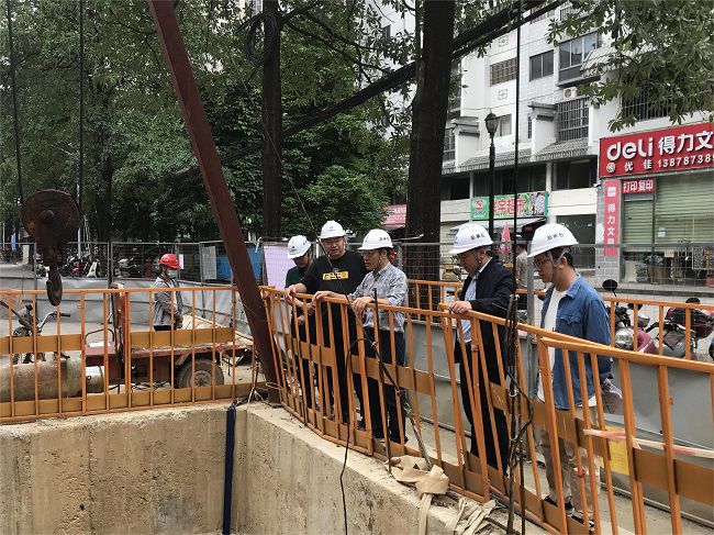 查抄现场。韦吉亮 摄（建图）.jpg