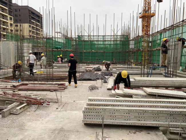 楼面施工。马幼云 摄（建图）.jpg