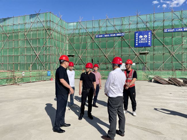 现场调研。关惠琳 摄（建图）.jpg