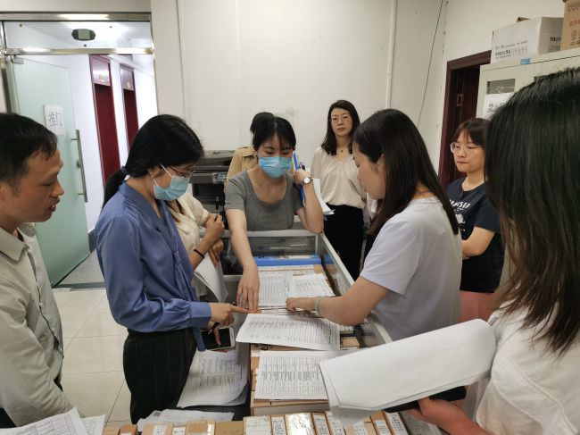 复查资料。梁红玉 摄（建图）.jpg