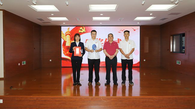 颁奖合影。李立云摄（建图）.jpg