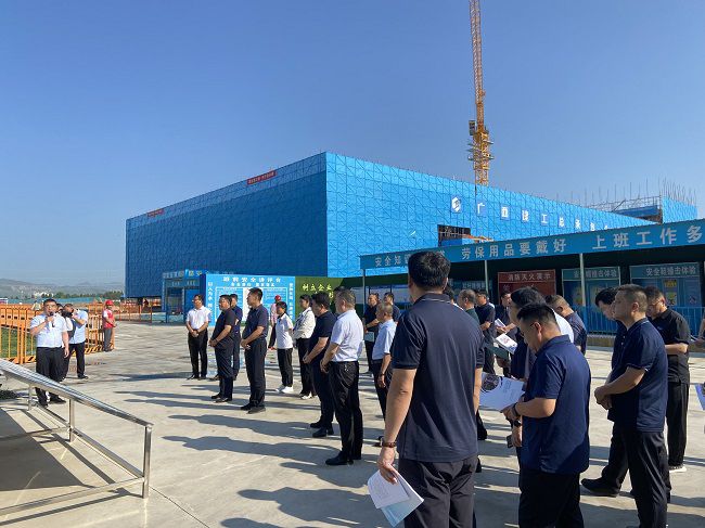 查抄现场。潘扬 摄（建图）.jpg